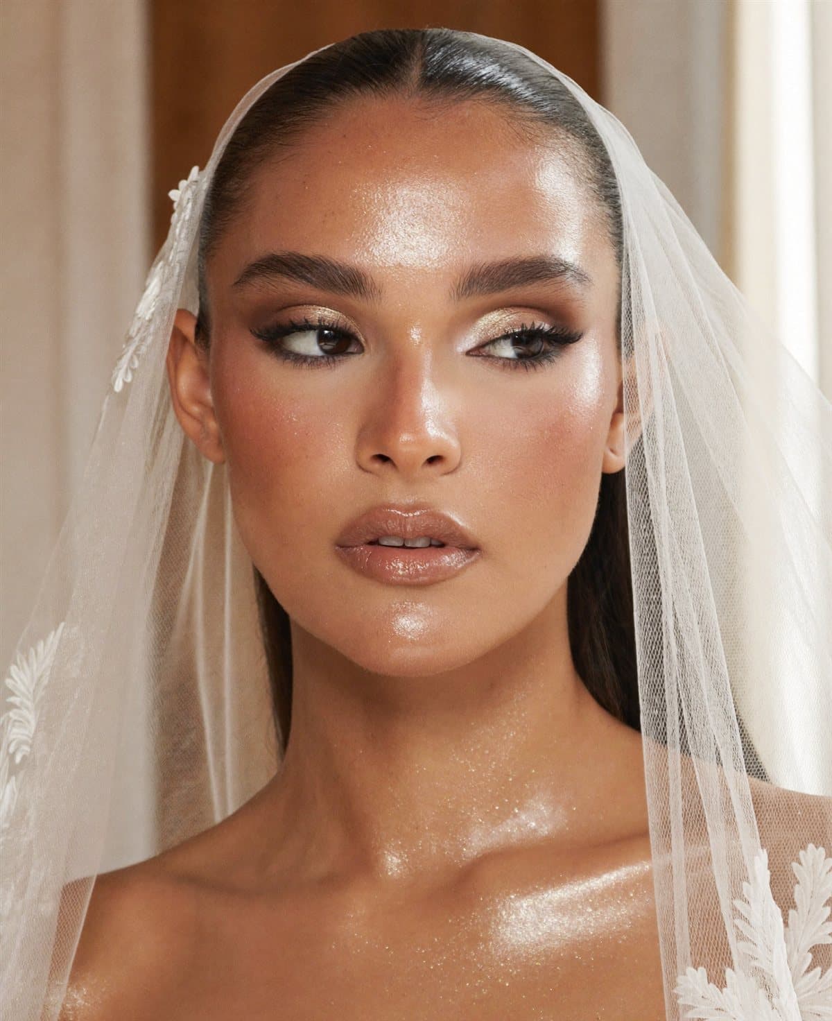 Novia con maquillaje de acabado luminoso y de larga duración en Armenia, Quindío