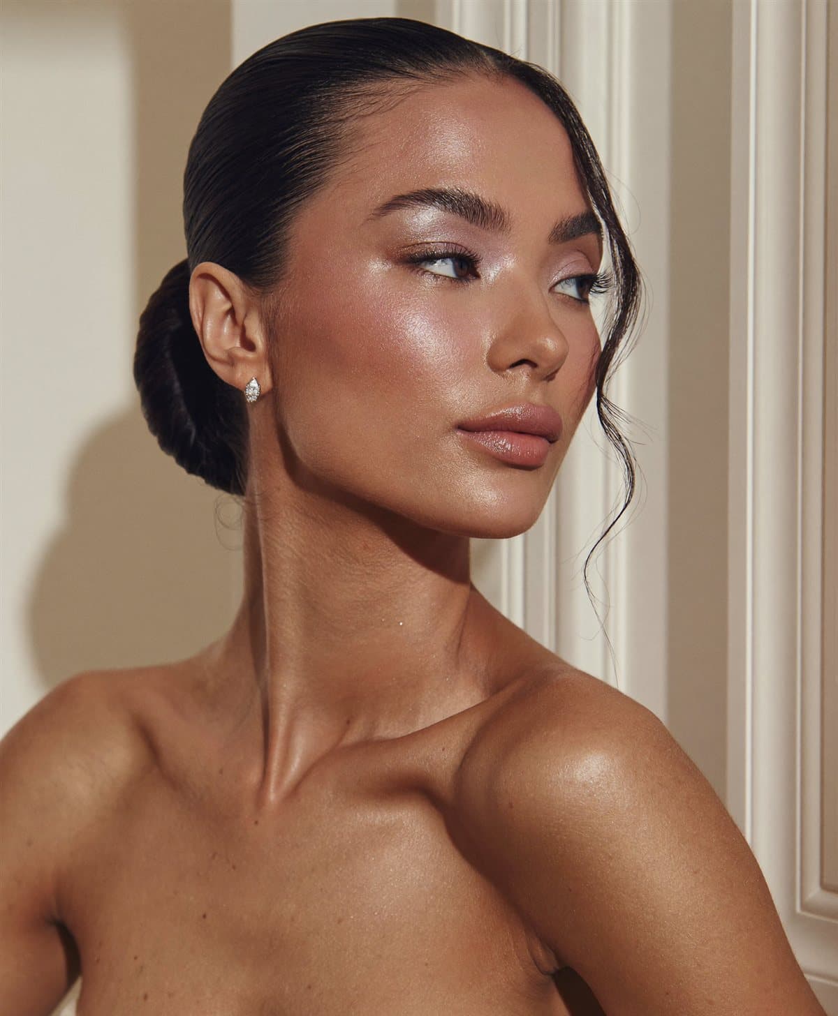 Novia con maquillaje nude luminoso